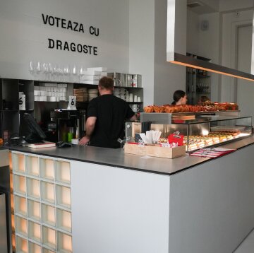 Cafe Bar